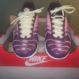 Nike TN Airmax Plus (size 7Y)